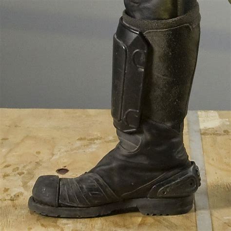 judge dredd boots.